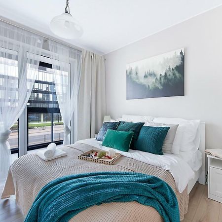 P&O Corporate Serviced Apartments Cybernetyki Варшава Екстериор снимка
