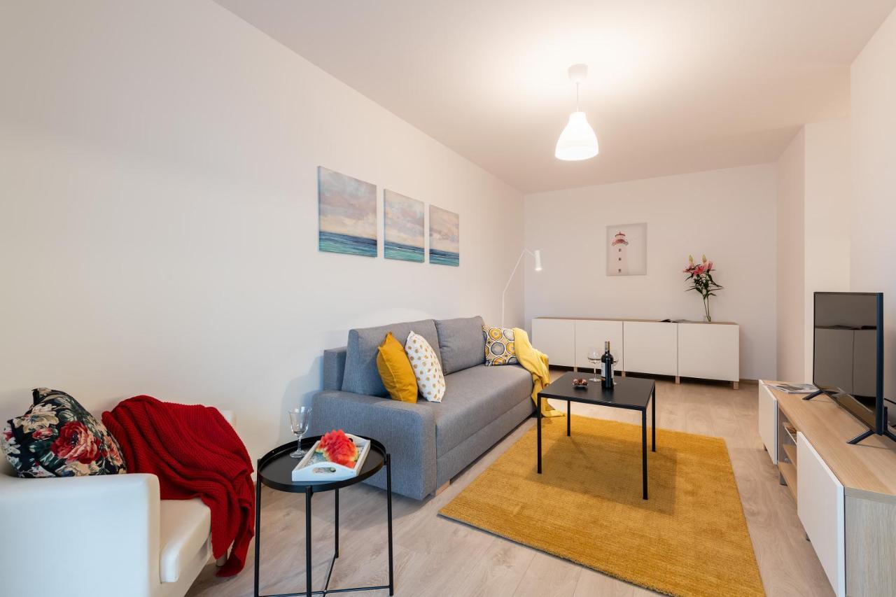 P&O Corporate Serviced Apartments Cybernetyki Варшава Екстериор снимка